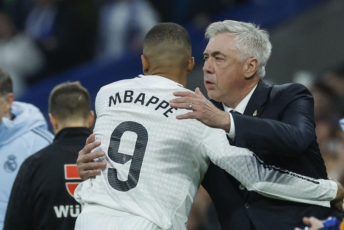 Ancelotti y Mbappé celebran el gol del francés