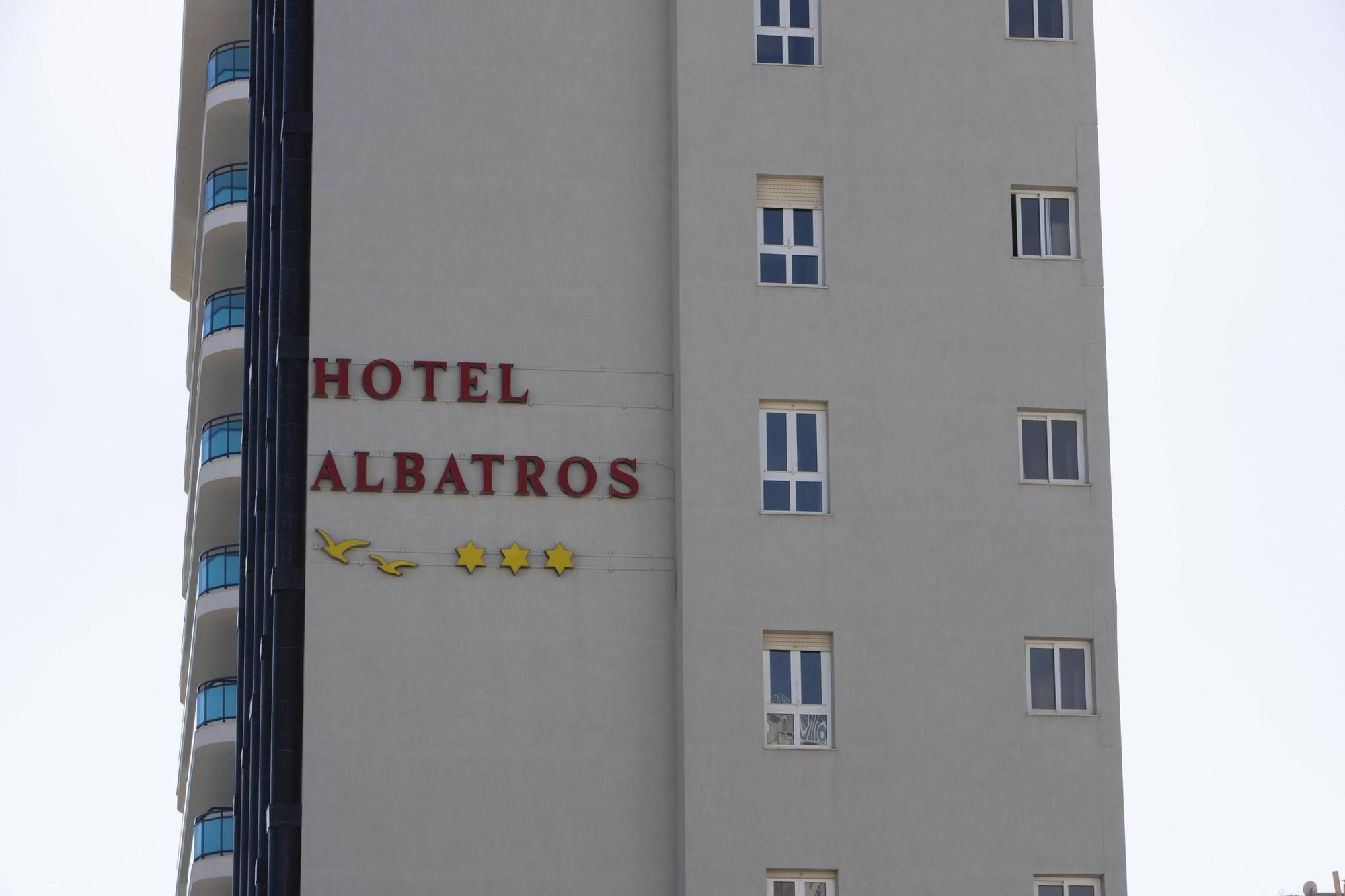 Hoteles abiertos y cerrados en la playa de Gandia