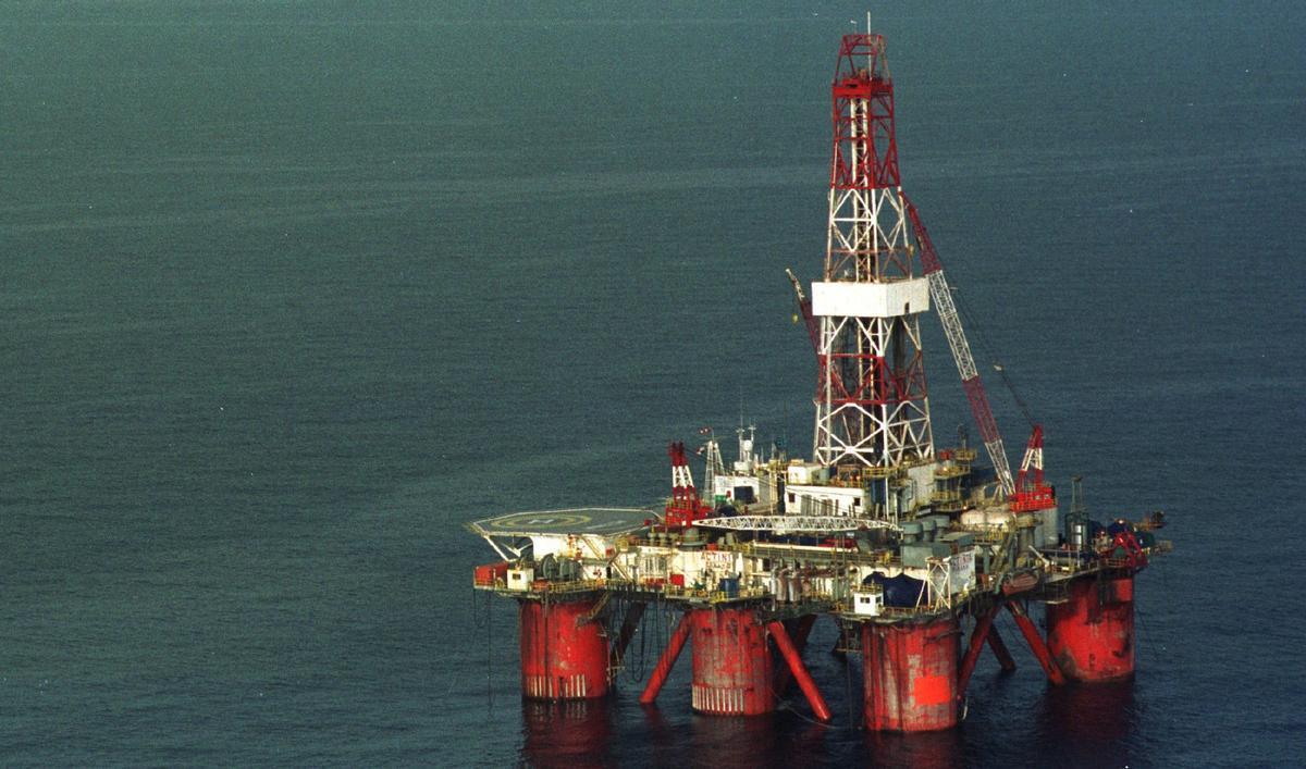 Plataforma de petróleo en Tarragona