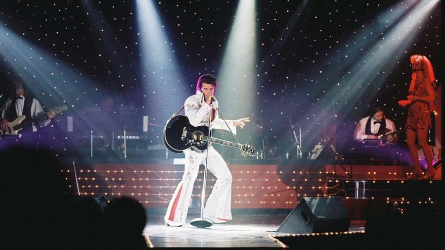 Un instante del tributo musical a Elvis Presley.