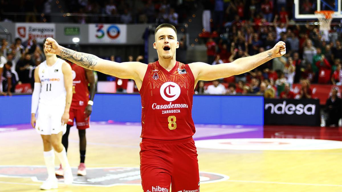 Dino Radoncic celebra la victoria en el Príncipe Felipe ante el Real Madrid.