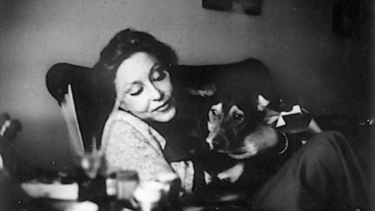 En la foto superior, Clarice Lispector. Sobre estas líneas, Elena Garro. En la columna, de arriba abajo, Rosario Castellanos, María Luisa Bombal y Nélida Piñón.