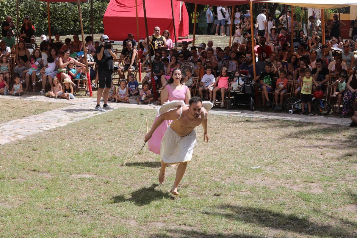 Uno de los espectáculos que se pueden disfrutar en el Ágora Heliketana.