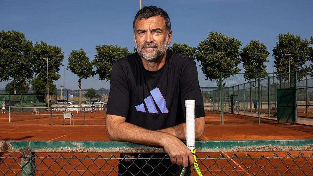 Sergi Bruguera, en las pistas del Centre Municipal de Tennis de Cornellà.