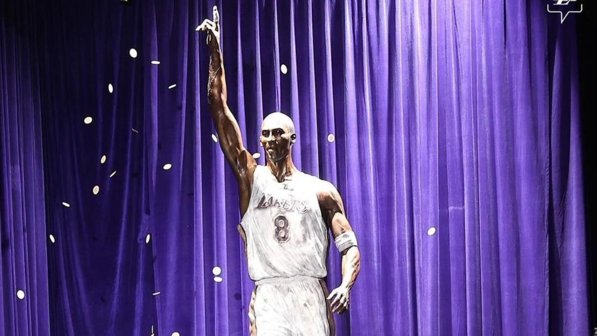 Los Lakers estrenan la estatua de Kobe Bryant