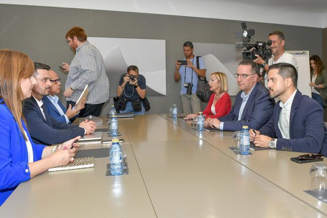 CC y PP acuerdan el pacto para gobernar Canarias