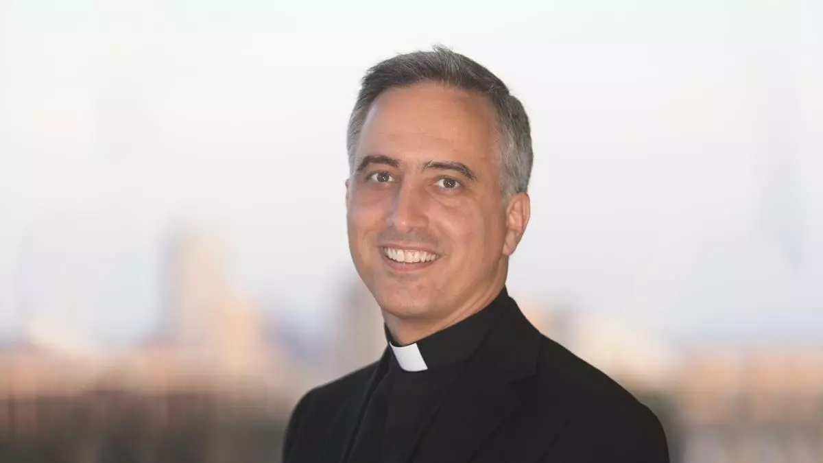 Relevo en la cúpula valenciana del Opus Dei