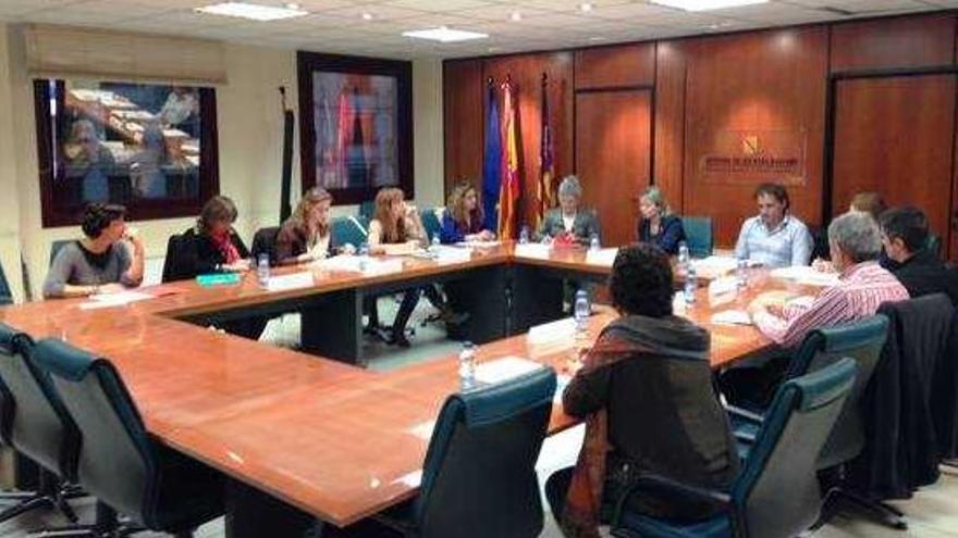 Imagen de la reunión mantenida hace unos días entre miembros del la Conselleria y del Ayuntamiento.