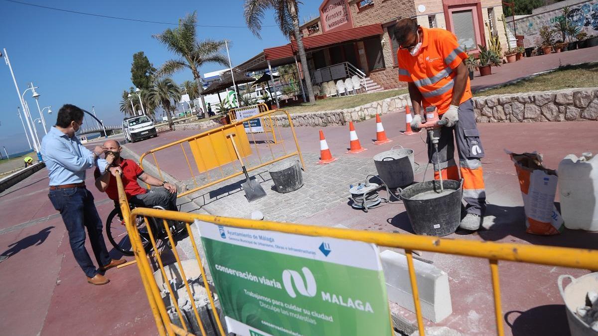 Inicio de las obras de mejora del paseo marítimo de El Palo.