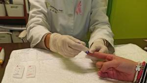 02 11 2020 Cvirus - Microbiologos piden que no se autorice la venta de pruebas rapidas de anticuerpos de autodiagnostico     La Sociedad Espanola de Enfermedades Infecciosas y Microbiologia Clinica (SEIMC) han reclamado a las autoridades sanitarias que consideren la  no aprobacion  de la utilizacion de las pruebas de deteccion rapida de anticuerpos para autodiagnostico del virus de COVID-19     SALUD ESPANA EUROPA GALICIA  COLEGIO DE FARMACEUTICOS DE OURENSE