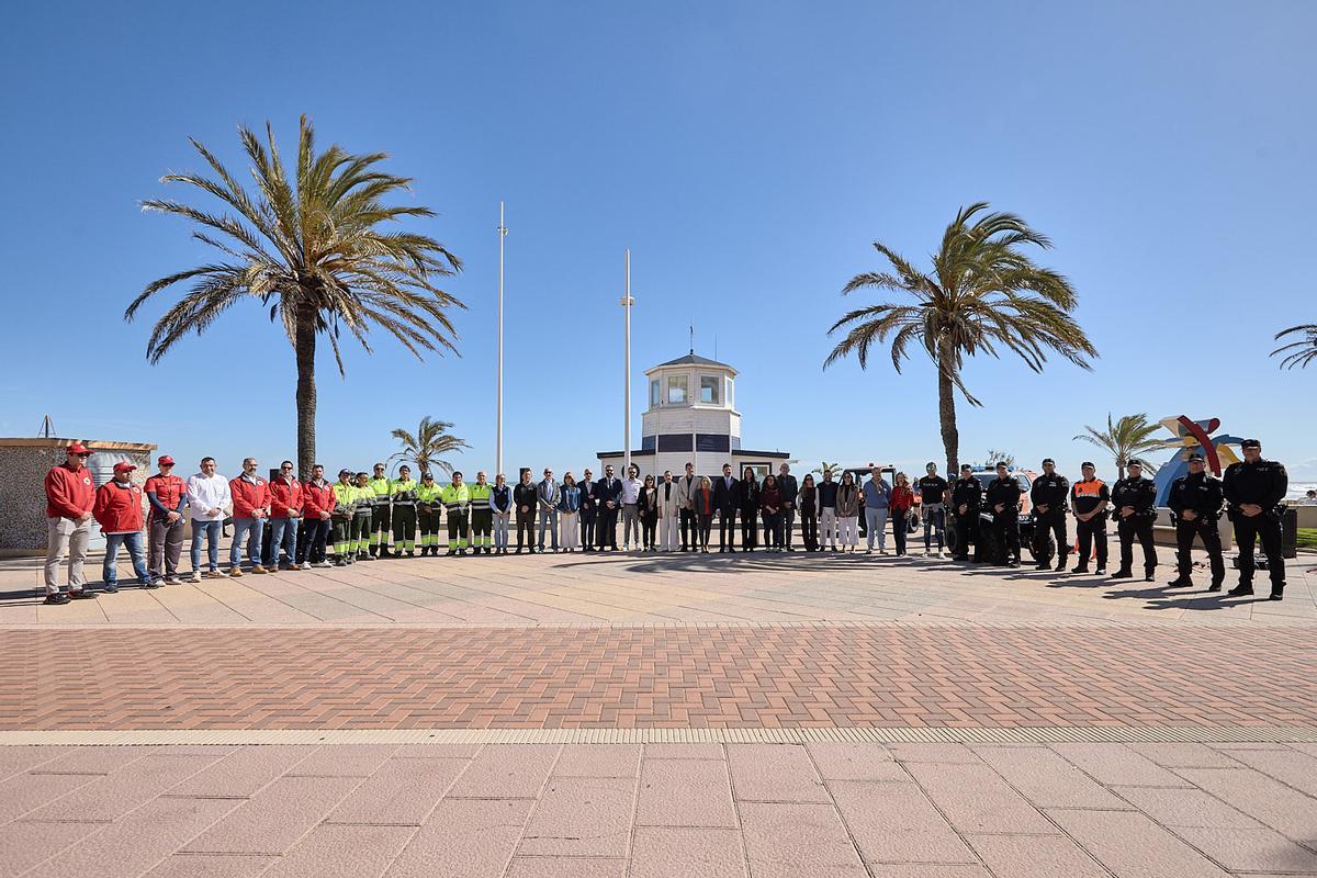 Presentación de los servicios de playa de Gandia, esta mañana.