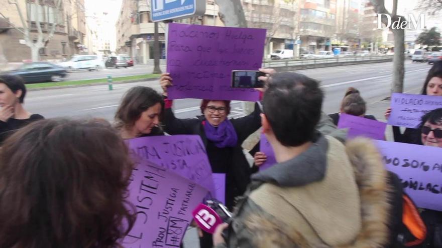 Acto de protesta contra la justicia patriarcal