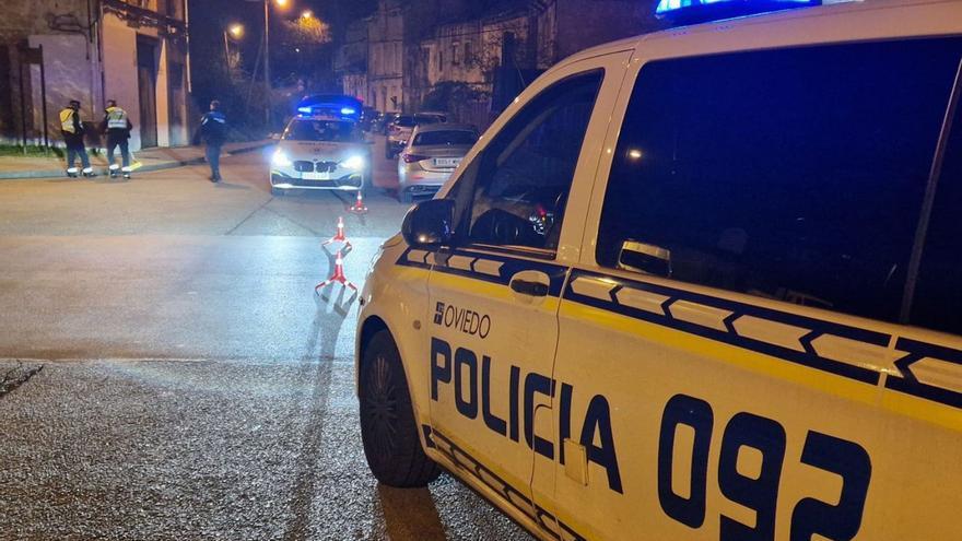 Control sorpresa de la Policía Local de Oviedo en El Rayo ante el aumento del trapicheo de drogas