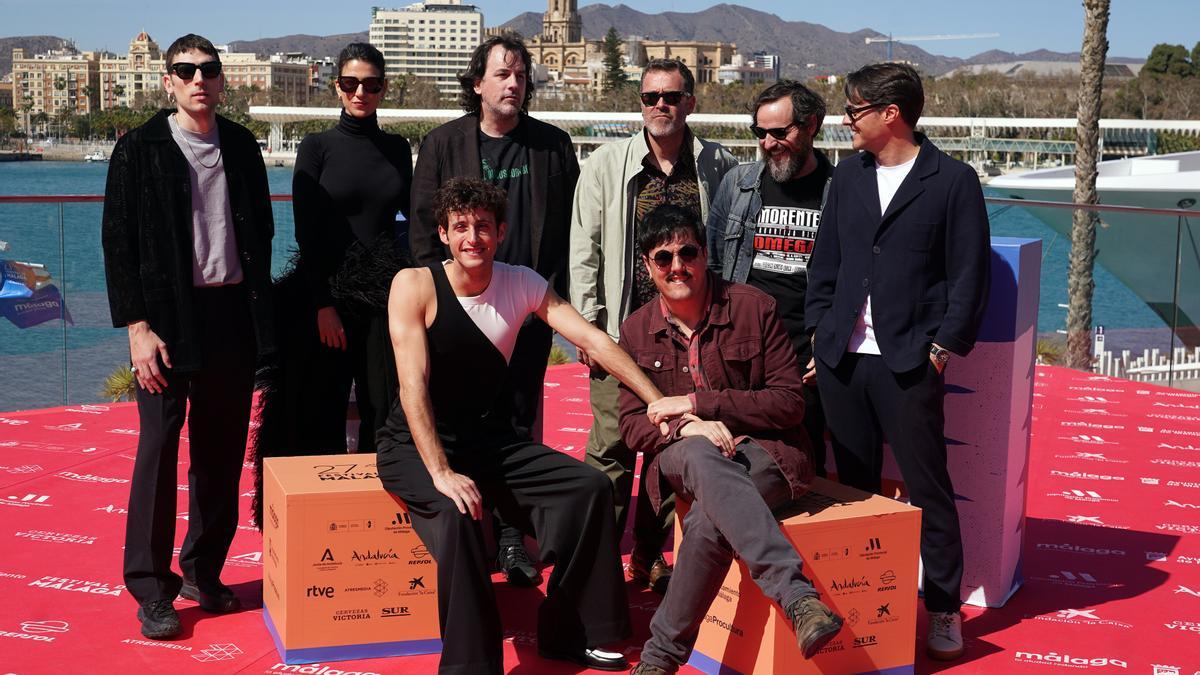 Foto de familia de del equipo de la película 'Segundo premio'.