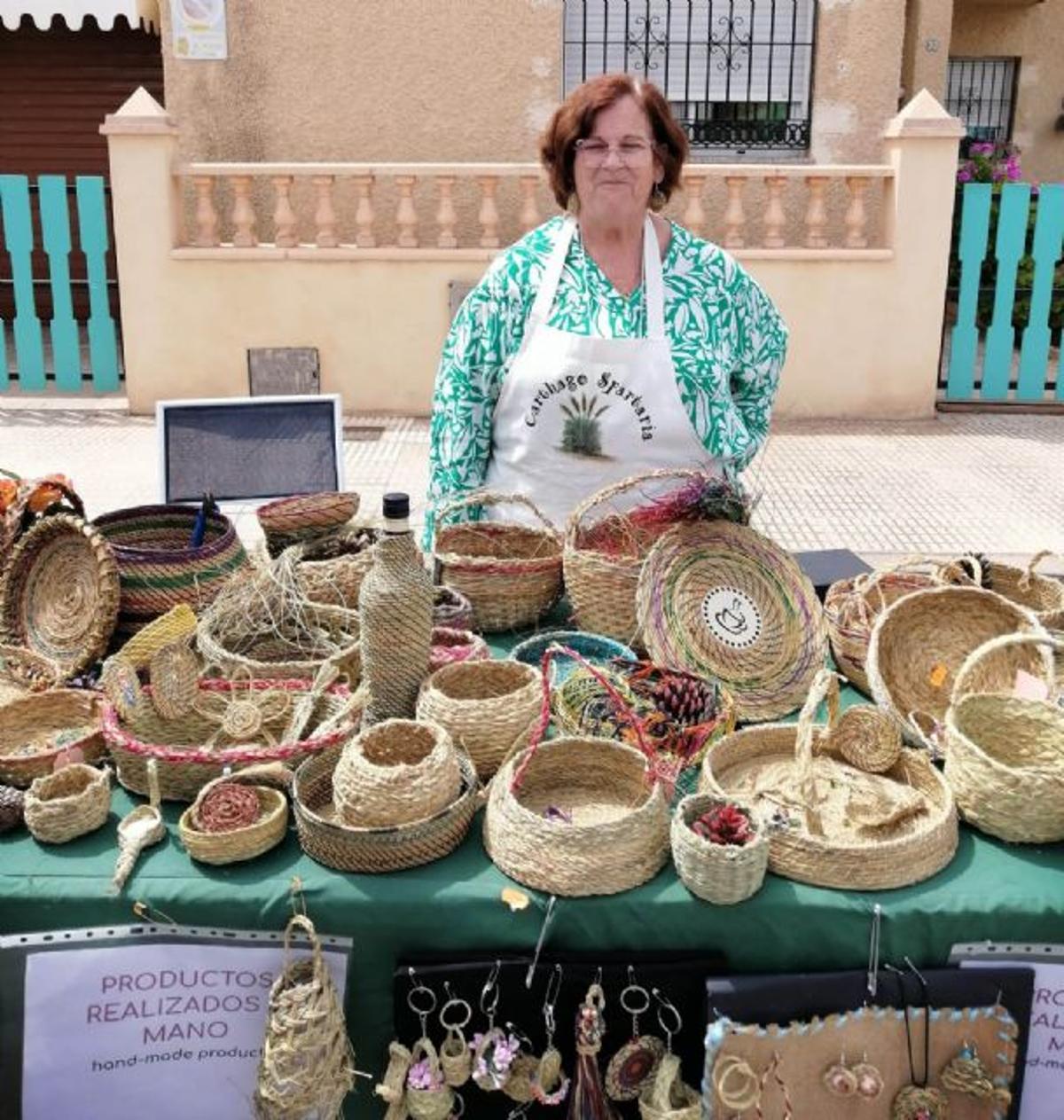 El mercadillo de Cuesta Blanca reune este año al menos medio centenar de puestos