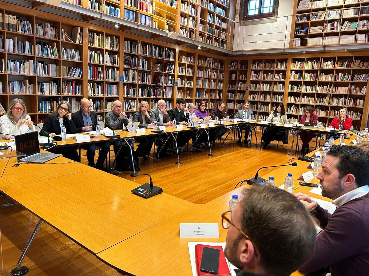 Pleno municipal del pasado jueves, donde se debatió el modelo de gestión del agua en Santiago