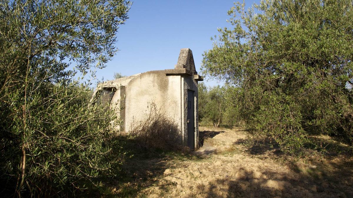 Acceso al Dolmen de Matarrubilla. Valencina de la Concepción (Sevilla). / El Correo