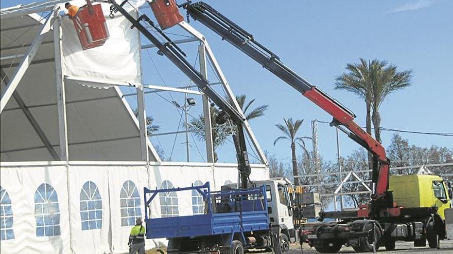 Vinaròs ultima el montaje para arrancar el Carnaval