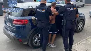 Amenaza a su pareja e intenta arrollar a los policías con su coche en Alcantarilla y el juez lo deja libre