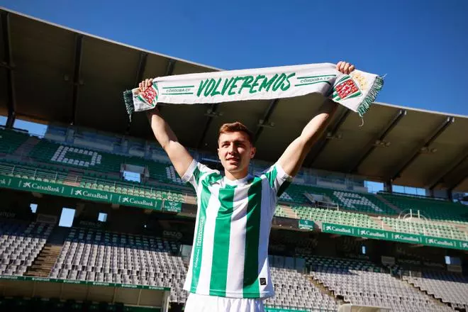 La presentación de Alberto Del Moral con el Córdoba CF, en imágenes