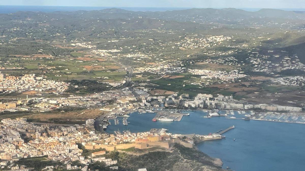 Vista aerea de Ibiza.