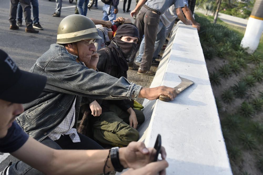 El alzamiento militar en Venezuela.