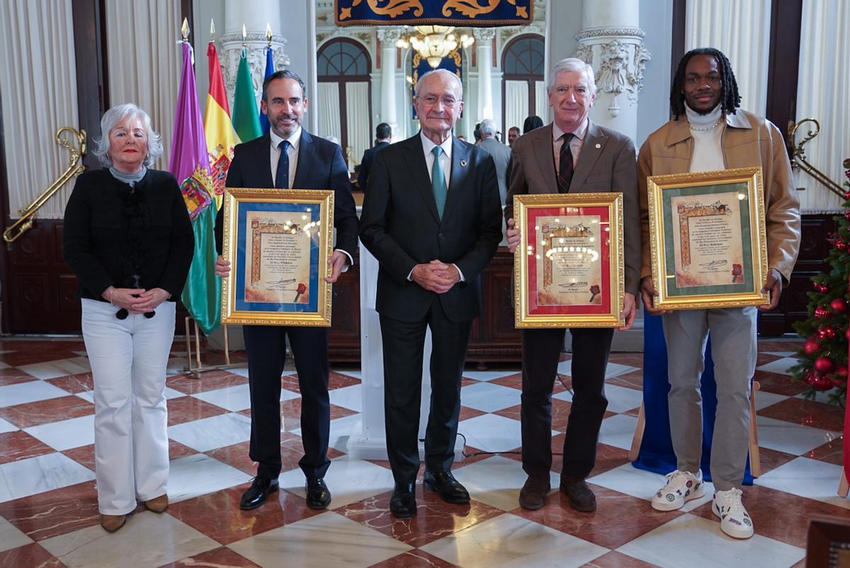Nombramiento de los Reyes Magos de Oriente en la cabalgata de Málaga: Daniel Pérez, Arturo Fernández y Kendrick Perry