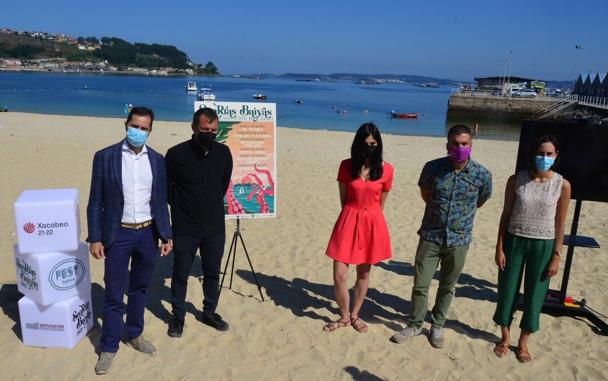 La presentación de la anterior edición del SonRías Baixas, en la playa de Banda do Río.