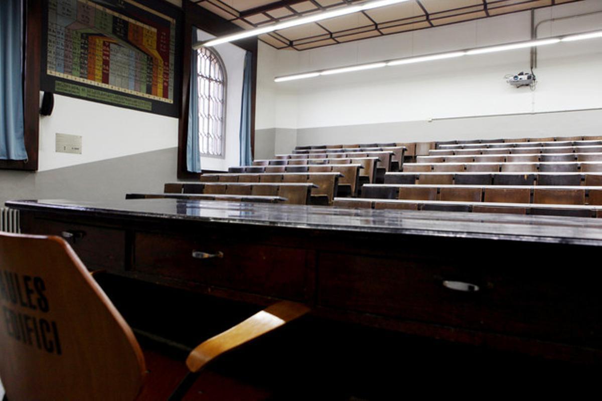 Aula buida a la Universitat de Barcelona.