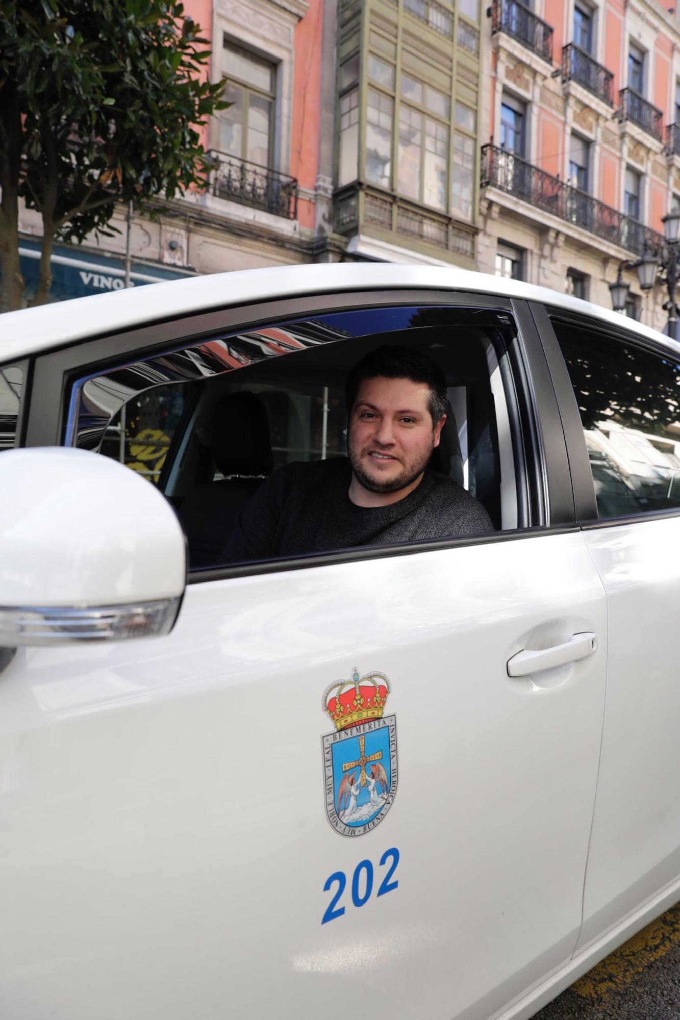 En imágenes: Primer día sin mascarilla en el transporte en Asturias