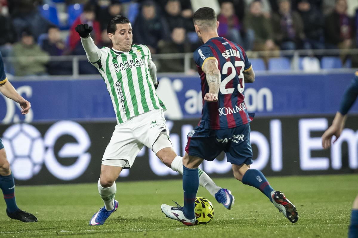 Huesca-Córdoba CF | Las imágenes del partido de LaLiga Hypermotion