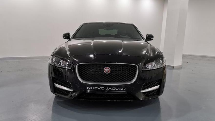 Jaguar XF R-Sport.