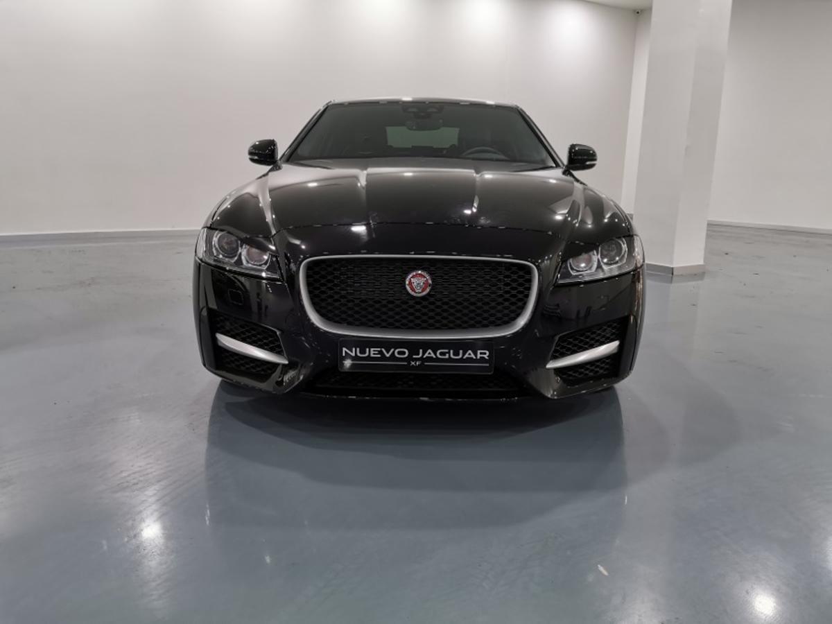 Jaguar XF R-Sport.