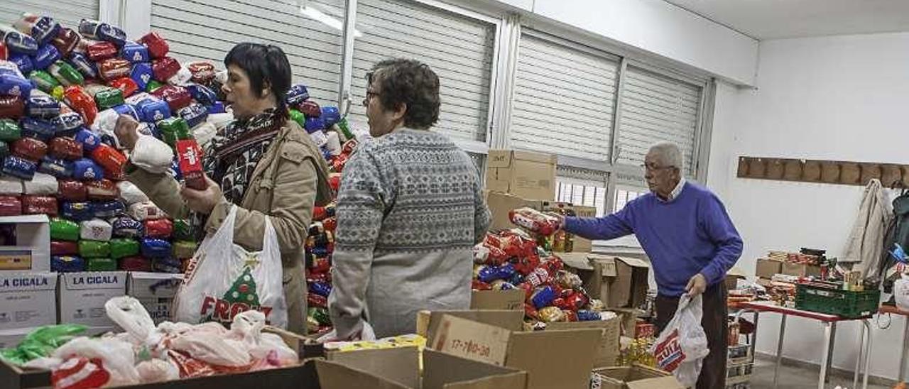 El banco de alimentos municipal ayuda a 127 familias.