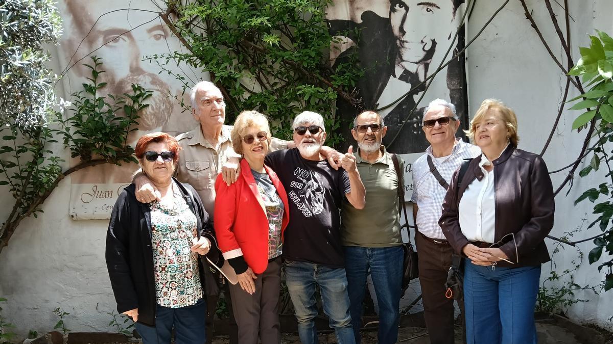 María Clemencia López, de rojo, en su visita a Rute.
