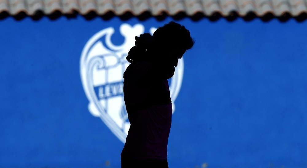 Coke ya entrena con el Levante UD