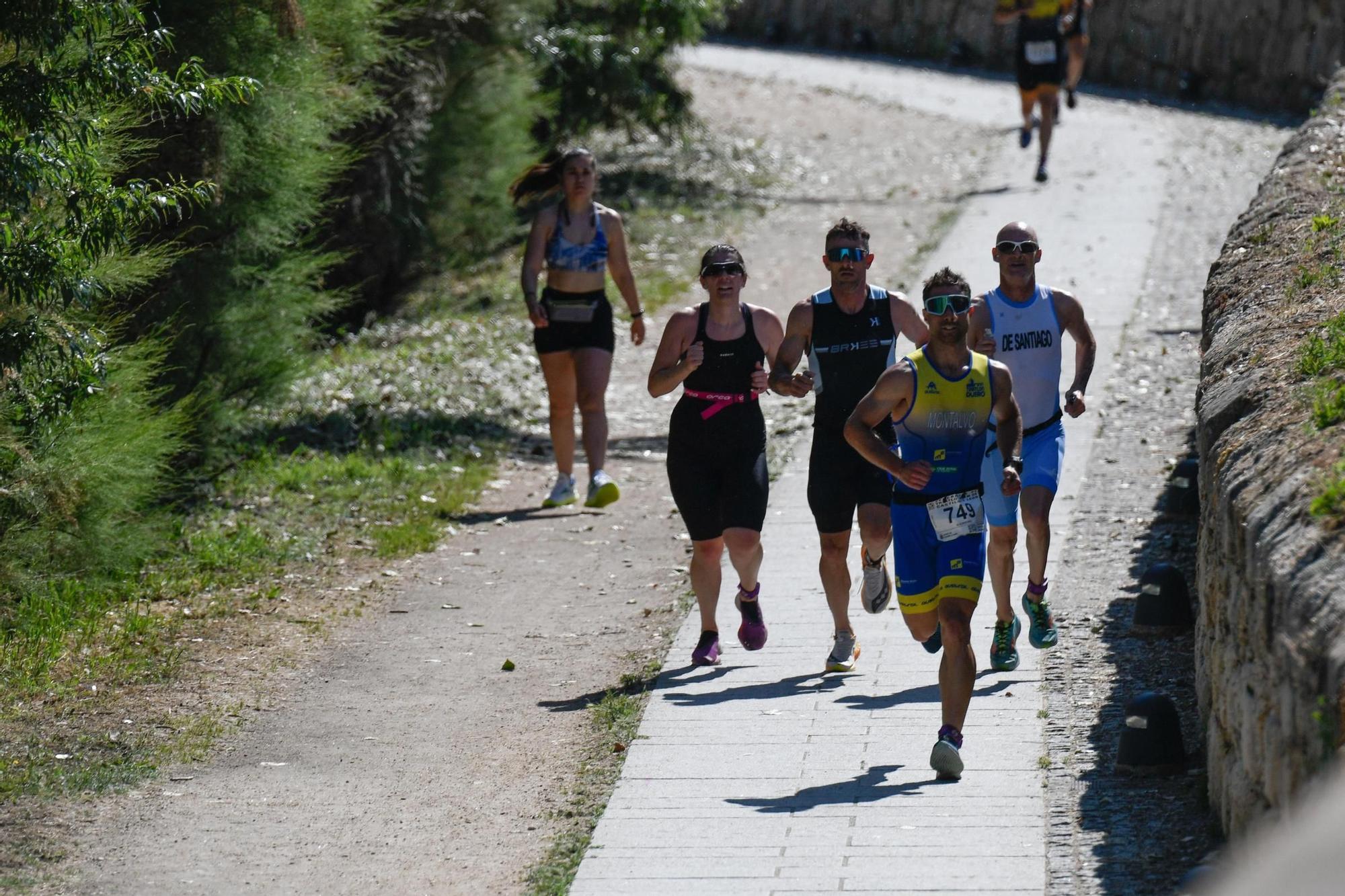 GALERÍA | El Triatlón "Ciudad de Zamora" hace vibrar a la capital del Duero