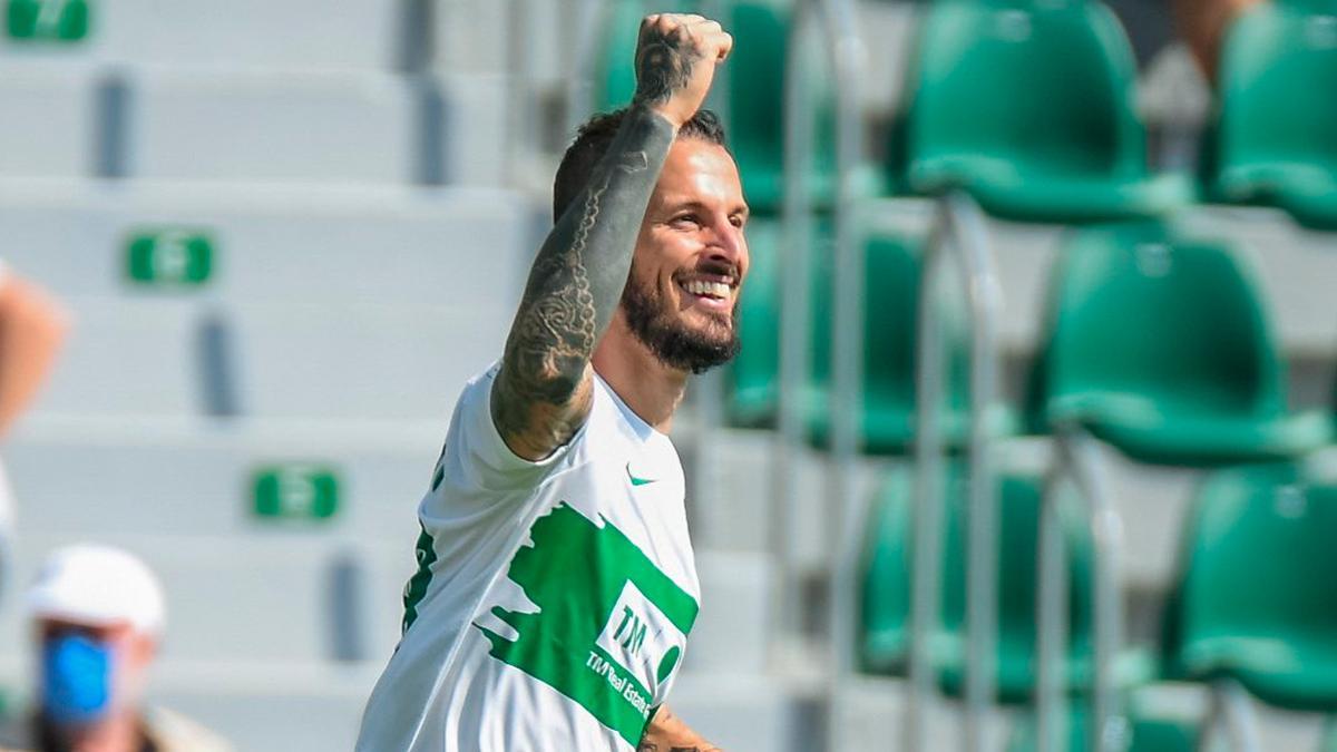 Benedetto, celebrando un gol