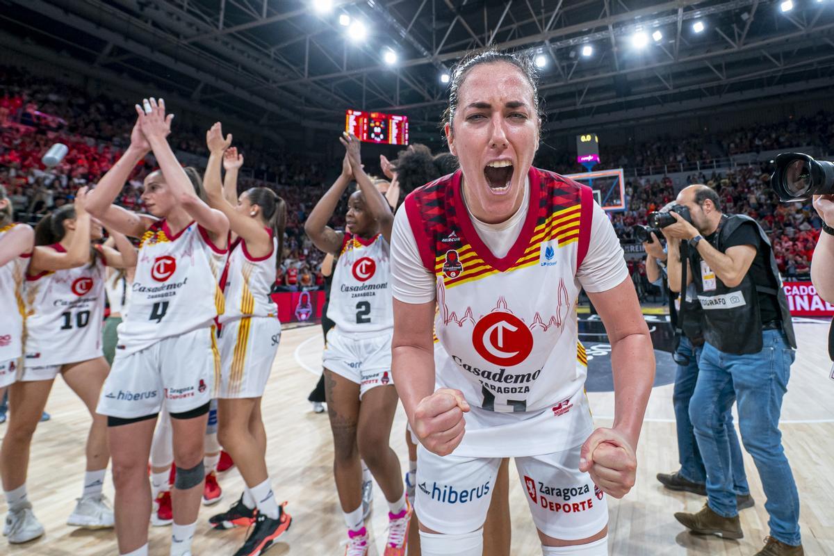 Vega Gimeno celebra el pase de su equipo, el Zaragoza, a la final de la Copa de la Reina