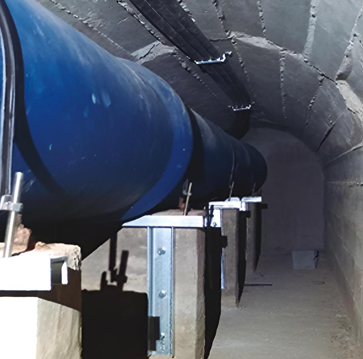 Uno de los pasos subterráneos de la nueva conducción de la MCT para salvar una carretera comarcal