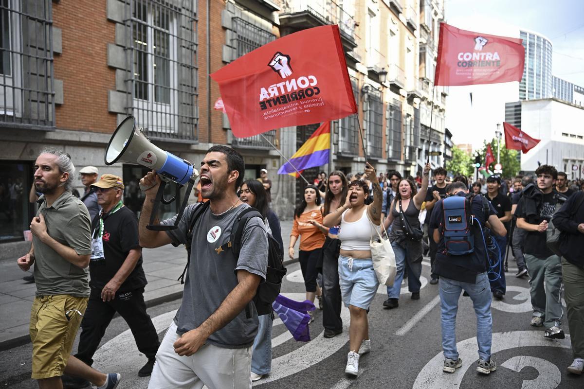 Sindicats i moviments prohabitatge ultimen protestes i sospesen una vaga general després del fracàs dels decrets Maricarmen