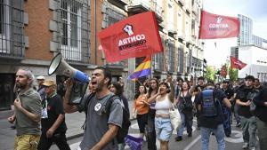 Sindicats i moviments prohabitatge ultimen protestes i sospesen una vaga general després del fracàs dels decrets Maricarmen