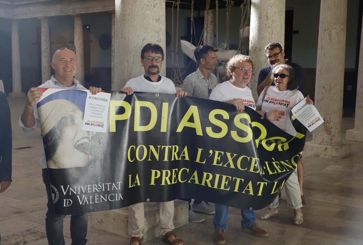 Protesta del profesorado asociado en la Universitat de València (UV)