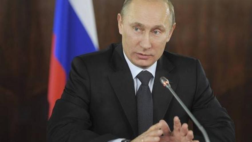 Putin acusa a Clinton de instigar a los opositores rusos