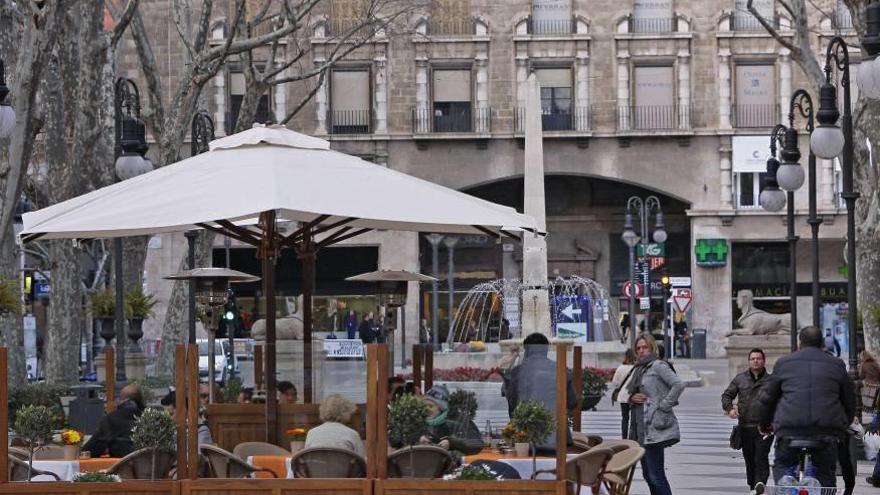 Una de las terrazas ubicadas en el paseo del Born.