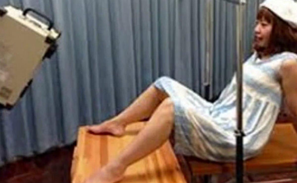 Megumi ha fet un caiac imitant el seu sexe.