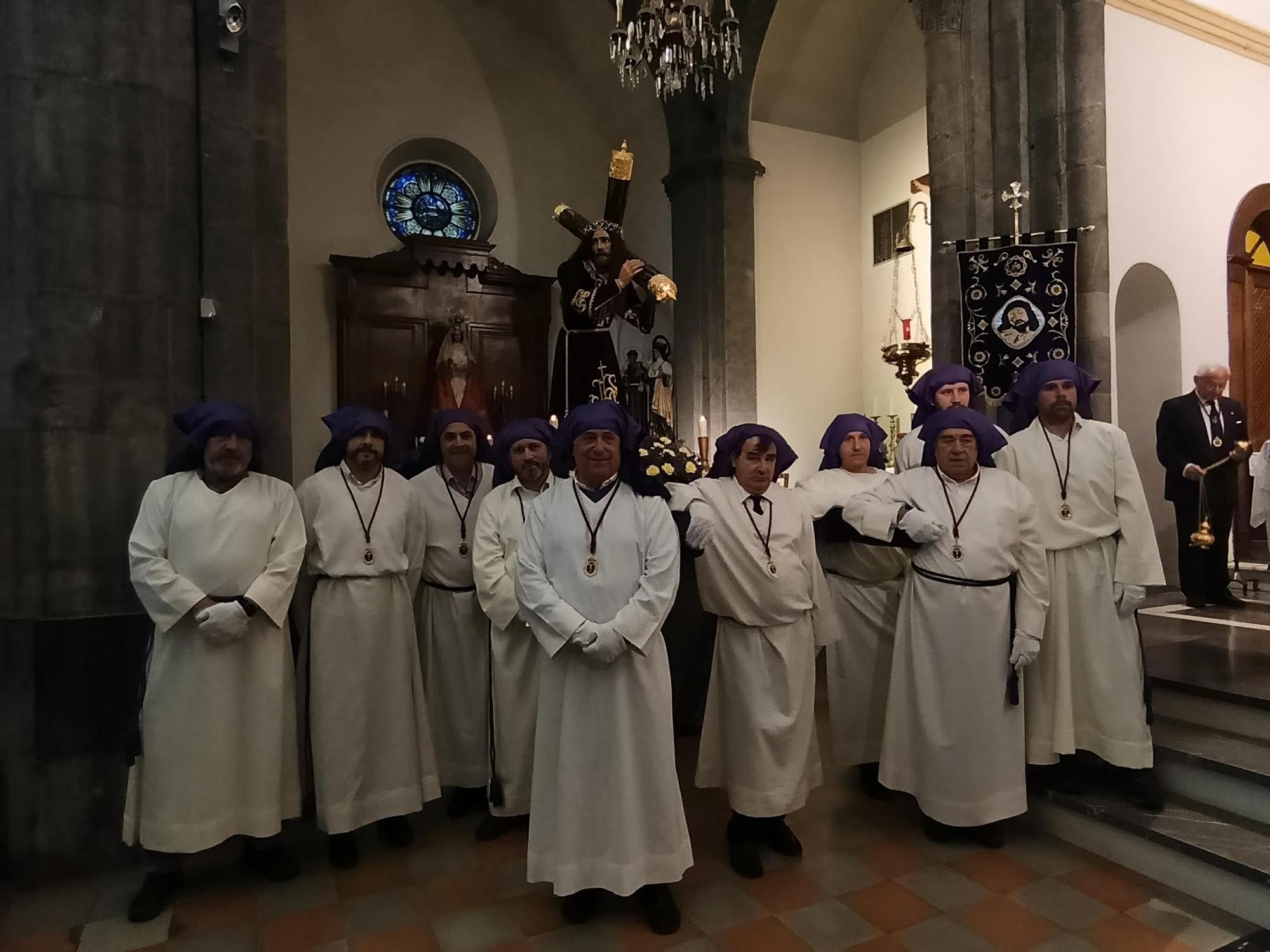 El Nazareno y la Virgen Dolorosa emocionan en Grado