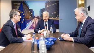 Félix Bolaños y Esteban González Pons negocian la renovación del CGPJ con la intermediación de Didier Reynders en Bruselas.