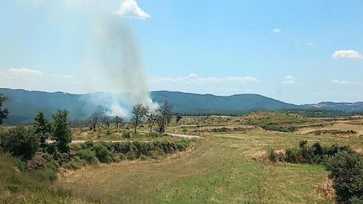 L'incendi de vegetació agrícola a Pinell de Solsonès