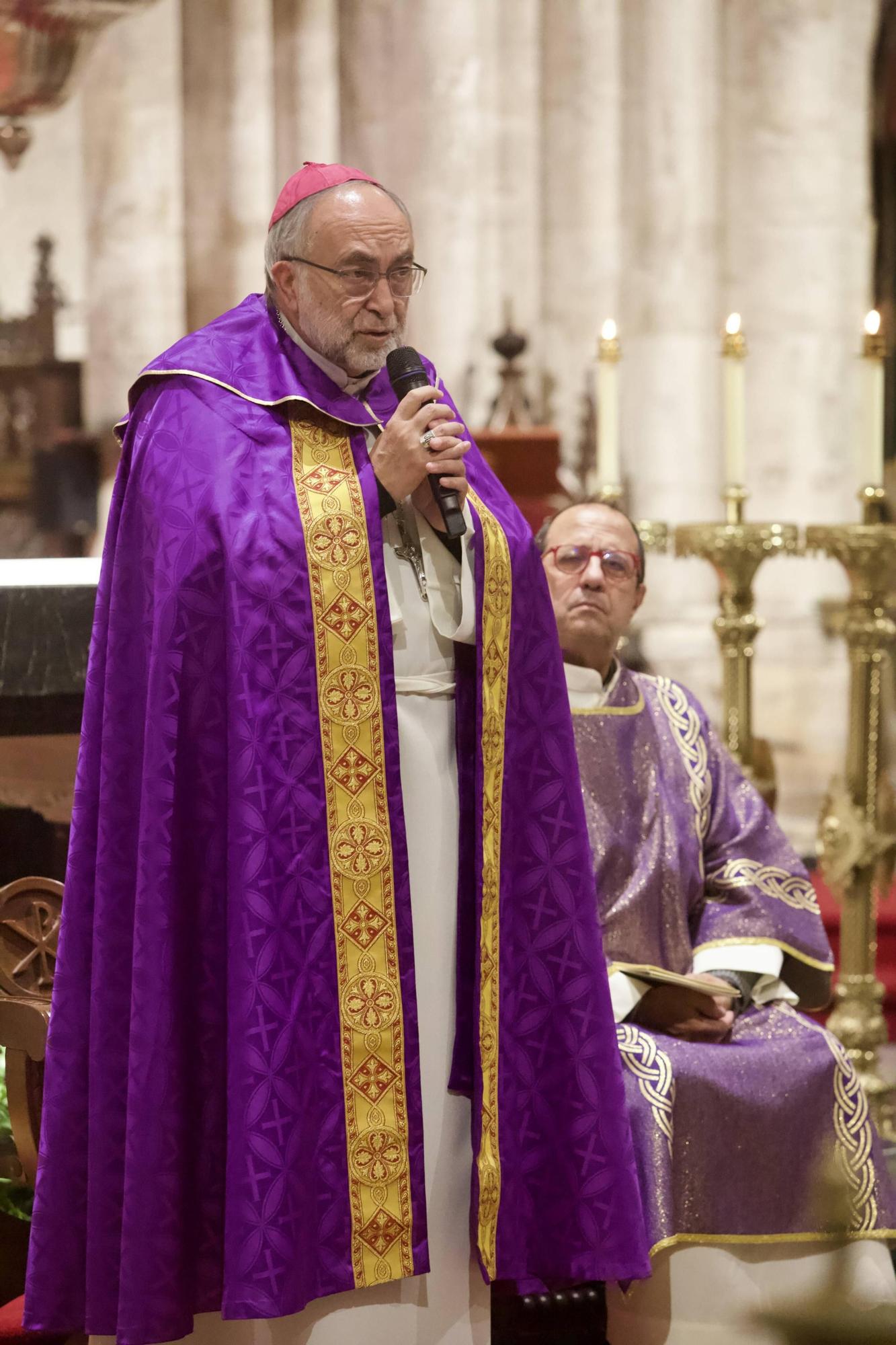 En imágenes: Rito de admisión al catecumenado de adultos en la catedral de Oviedo